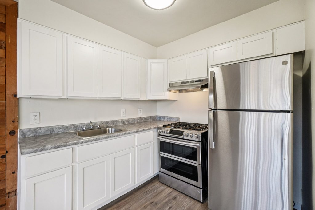 27-web-or-mls-5965 Evergreen Rd Unit 1 bedroom-S2810-006