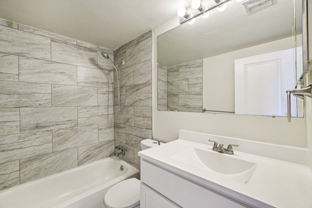 28-web-or-mls-5965 Evergreen Rd Unit 1 bedroom-S2810-007